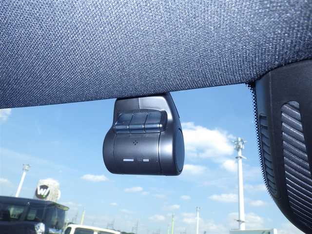メルセデス・ベンツ ＣＬＡ２００ｄ 静岡県 2020(令2)年 3.2万km マウンテングレー アクティブブレーキアシスト/アクティブレーンキーピングアシスト/レーンチェンジアシスト/ブラインドスポットアシスト/アテンションアシスト/ヘッドアップディスプレイ/ホワイトレザーシート/前席パワーシート/シートヒーター/純正ナビ/地デジTV/【Bluetooth接続】/360°カメラ/ドライブレコーダー/ディストロニック/革巻きステアリング/ステアリングスイッチ/パドルシフト/ETC（2.0）/LEDヘッドライト/フォグライト/ウインカーミラー/パークトロニック/純正18インチアルミホイル/サイド/カーテンエアバッグ/キーレスゴー