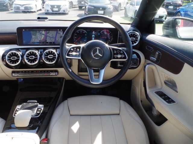 メルセデス・ベンツ ＣＬＡ２００ｄ 静岡県 2020(令2)年 3.2万km マウンテングレー アクティブブレーキアシスト/アクティブレーンキーピングアシスト/レーンチェンジアシスト/ブラインドスポットアシスト/アテンションアシスト/ヘッドアップディスプレイ/ホワイトレザーシート/前席パワーシート/シートヒーター/純正ナビ/地デジTV/【Bluetooth接続】/360°カメラ/ドライブレコーダー/ディストロニック/革巻きステアリング/ステアリングスイッチ/パドルシフト/ETC（2.0）/LEDヘッドライト/フォグライト/ウインカーミラー/パークトロニック/純正18インチアルミホイル/サイド/カーテンエアバッグ/キーレスゴー