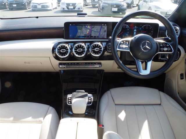 メルセデス・ベンツ ＣＬＡ２００ｄ 静岡県 2020(令2)年 3.2万km マウンテングレー アクティブブレーキアシスト/アクティブレーンキーピングアシスト/レーンチェンジアシスト/ブラインドスポットアシスト/アテンションアシスト/ヘッドアップディスプレイ/ホワイトレザーシート/前席パワーシート/シートヒーター/純正ナビ/地デジTV/【Bluetooth接続】/360°カメラ/ドライブレコーダー/ディストロニック/革巻きステアリング/ステアリングスイッチ/パドルシフト/ETC（2.0）/LEDヘッドライト/フォグライト/ウインカーミラー/パークトロニック/純正18インチアルミホイル/サイド/カーテンエアバッグ/キーレスゴー