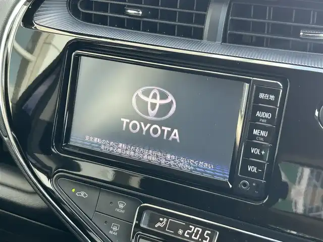 トヨタ アクア S 静岡県 2018(平30)年 5万km ジュエリーパープルマイカM 純正ＳＤナビ/ＣＤ再/ワンセグＴＶ/ＢＴオーディオ/ドラレコ/ビルトインＥＴＣ/バックカメラ/ステアリングスイッチ/プロジェクター式ハロゲンヘッドライト/ディーラーＯＰスペアタイヤ/キーレスエントリー