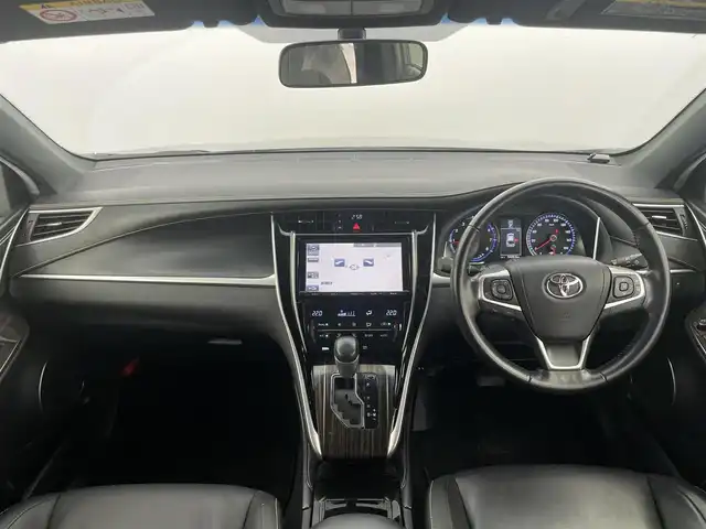 トヨタ ハリアー エレガンス 富山県 2016(平28)年 14.7万km ブラック 純正ナビ【NSZT-Y64T】/（AM/FM/CD/DVD/SD/BT）/フルセグTV/バックカメラ/オートLEDヘッドライト/横滑り防止装置/カーテンエアバッグ/ハーフレザーシート/運転席パワーシート/ETC/スマートキー×２/プッシュスタート/社外フロアマット