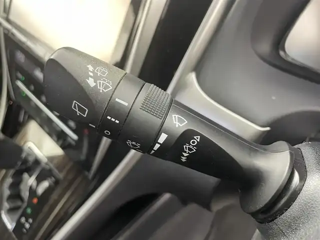 トヨタ ハリアー エレガンス 富山県 2016(平28)年 14.7万km ブラック 純正ナビ【NSZT-Y64T】/（AM/FM/CD/DVD/SD/BT）/フルセグTV/バックカメラ/オートLEDヘッドライト/横滑り防止装置/カーテンエアバッグ/ハーフレザーシート/運転席パワーシート/ETC/スマートキー×２/プッシュスタート/社外フロアマット