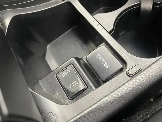 トヨタ ハリアー エレガンス 富山県 2016(平28)年 14.7万km ブラック 純正ナビ【NSZT-Y64T】/（AM/FM/CD/DVD/SD/BT）/フルセグTV/バックカメラ/オートLEDヘッドライト/横滑り防止装置/カーテンエアバッグ/ハーフレザーシート/運転席パワーシート/ETC/スマートキー×２/プッシュスタート/社外フロアマット