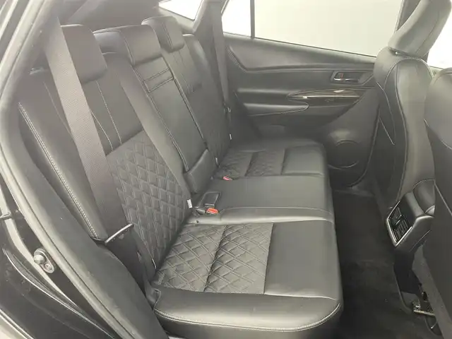 トヨタ ハリアー エレガンス 富山県 2016(平28)年 14.7万km ブラック 純正ナビ【NSZT-Y64T】/（AM/FM/CD/DVD/SD/BT）/フルセグTV/バックカメラ/オートLEDヘッドライト/横滑り防止装置/カーテンエアバッグ/ハーフレザーシート/運転席パワーシート/ETC/スマートキー×２/プッシュスタート/社外フロアマット