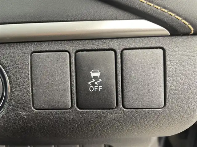 トヨタ ハリアー エレガンス 富山県 2016(平28)年 14.7万km ブラック 純正ナビ【NSZT-Y64T】/（AM/FM/CD/DVD/SD/BT）/フルセグTV/バックカメラ/オートLEDヘッドライト/横滑り防止装置/カーテンエアバッグ/ハーフレザーシート/運転席パワーシート/ETC/スマートキー×２/プッシュスタート/社外フロアマット