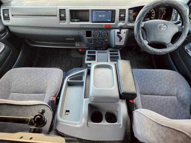 トヨタ ハイエース GL ロング 岩手県 2008(平20)年 16.9万km ブラックマイカ 社外ナビ/ＣＤ／ＤＶＤ／ＢＴ／フルセグ/Ｂカメラ/オートライト/パワースライドドア/純正フロアマット/リアモニター/１００Ｖ電源/取扱説明書/保証書/スペアキー