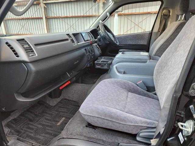 トヨタ ハイエース GL ロング 岩手県 2008(平20)年 16.9万km ブラックマイカ 社外ナビ/ＣＤ／ＤＶＤ／ＢＴ／フルセグ/Ｂカメラ/オートライト/パワースライドドア/純正フロアマット/リアモニター/１００Ｖ電源/取扱説明書/保証書/スペアキー