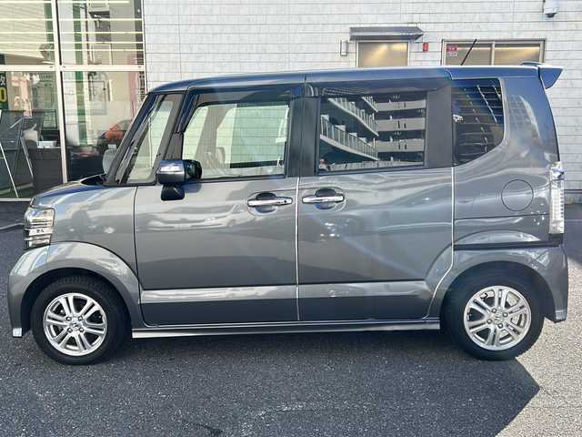ホンダ Ｎ ＢＯＸ カスタム G Lパッケージ 埼玉県 2012(平24)年 4.5万km ポリッシュドメタルメタリック 純正メモリナビ/CD/DVD/ワンセグ/SD/USB/バックカメラ/片側パワースライドドア/プッシュスタート/スマートキー/純正エアロ（サイド、リアスポイラー）/純正14インチアルミホイール（オールシーズンタイヤ）/電動格納ミラー/ウィンカーミラー/オートライト/前後ドラレコ/HID/フォグランプ/ETC/横滑り防止機能/純正フロアマット/保証書/取扱説明書