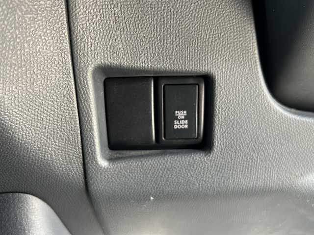 日産 ルークス ハイウェイスター 静岡県 2013(平25)年 9.6万km スノーパールホワイト 社外オーディオ/・USB/AUX/ラジオ/主要装備/・片側パワースライドドア　/・オートライト　/・スマートキー　/・プッシュスタート　/・パワーステアリング　/・パワーウィンド　/・オートエアコン　/・純正フロアマット　/・純正アルミホイール　/・盗難防止装置　/・フォグランプ　/・ＵＳＢ挿入口