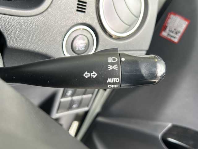 日産 ルークス ハイウェイスター 静岡県 2013(平25)年 9.6万km スノーパールホワイト 社外オーディオ/・USB/AUX/ラジオ/主要装備/・片側パワースライドドア　/・オートライト　/・スマートキー　/・プッシュスタート　/・パワーステアリング　/・パワーウィンド　/・オートエアコン　/・純正フロアマット　/・純正アルミホイール　/・盗難防止装置　/・フォグランプ　/・ＵＳＢ挿入口