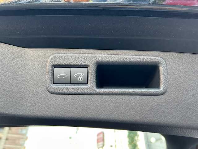 トヨタ ハリアー Z 静岡県 2021(令3)年 3.8万km ブラック ワンオーナー/純正12.3インチディスプレイオーディオ/BT&USB&フルセグTV/アラウンドビューモニター/JBLサウンド/デジタルインナーミラー/ミラー一体型ドライブレコーダー前後/ビルトインETC2.0/Toyota Safety Sense/プリクラッシュセーフティ/レーントレーシングアシスト/レーダークルーズコントロール/アダプティブハイビームシステム/ロードサインアシスト/クリアランスソナー/オートマチックハイビーム/ハーフレザーシート/パワーシート運転席/パワーバックドア/電動パーキングブレーキ/ブレーキオートホールド/純正19インチAW/LEDヘッドライト/LEDフォグライト/保証書/取扱説明書