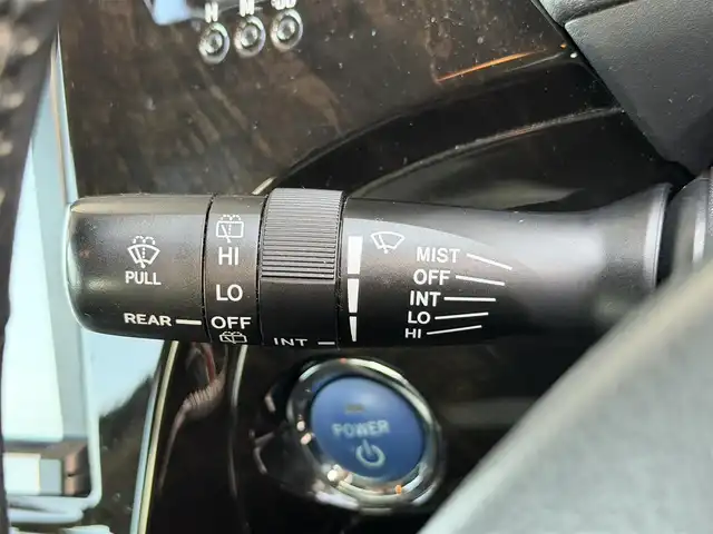 トヨタ プリウス ＰＨＶ S 愛知県 2015(平27)年 5.5万km ダークブルーマイカ 純正ナビ（フルセグ、CD、DVD、Bluetooth）/ＥＴＣ/Ｂカメラ/シートヒーター（Ｄ＋Ｎ）/ハンドルヒーター/ＨＩＤヘッドライト/スマートキー/Ｐスタート/純正１５インチＡＷ/純正フロアマット/ドラレコ前方/横滑り防止装置