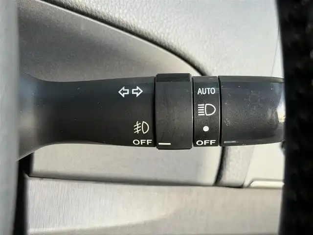 トヨタ プリウス ＰＨＶ S 愛知県 2015(平27)年 5.5万km ダークブルーマイカ 純正ナビ（フルセグ、CD、DVD、Bluetooth）/ＥＴＣ/Ｂカメラ/シートヒーター（Ｄ＋Ｎ）/ハンドルヒーター/ＨＩＤヘッドライト/スマートキー/Ｐスタート/純正１５インチＡＷ/純正フロアマット/ドラレコ前方/横滑り防止装置