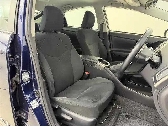 トヨタ プリウス ＰＨＶ S 愛知県 2015(平27)年 5.5万km ダークブルーマイカ 純正ナビ（フルセグ、CD、DVD、Bluetooth）/ＥＴＣ/Ｂカメラ/シートヒーター（Ｄ＋Ｎ）/ハンドルヒーター/ＨＩＤヘッドライト/スマートキー/Ｐスタート/純正１５インチＡＷ/純正フロアマット/ドラレコ前方/横滑り防止装置