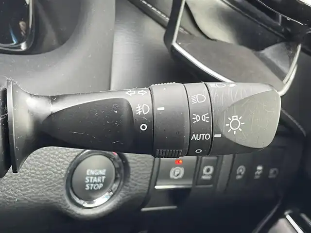 トヨタ ハリアー プレミアム スタイルノアール 島根県 2019(令1)年 4万km ホワイトパールクリスタルシャイン 登録時走行距離 39907km/ワンオーナー/取扱説明書（車両・ナビ）/保証書/純正ナビ(AM/FM/フルセグテレビ/Bluetooth)/バックカメラ/レーダークルーズコントロール/電動リアゲート/パワーシート（D席）/ウィンカーミラー/コーナーセンサー/横滑り防止装置/レーンキープアシスト/オートライト/オートマチックハイビーム/衝突軽減ブレーキ/スペアキー・スペアスマートキー/カーテシランプ/ETC/純正アルミ１８インチ/禁煙車