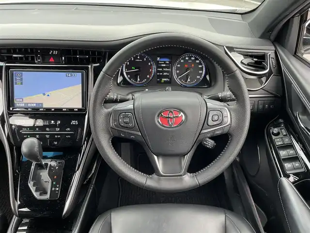 トヨタ ハリアー プレミアム スタイルノアール 島根県 2019(令1)年 4万km ホワイトパールクリスタルシャイン 登録時走行距離 39907km/ワンオーナー/取扱説明書（車両・ナビ）/保証書/純正ナビ(AM/FM/フルセグテレビ/Bluetooth)/バックカメラ/レーダークルーズコントロール/電動リアゲート/パワーシート（D席）/ウィンカーミラー/コーナーセンサー/横滑り防止装置/レーンキープアシスト/オートライト/オートマチックハイビーム/衝突軽減ブレーキ/スペアキー・スペアスマートキー/カーテシランプ/ETC/純正アルミ１８インチ/禁煙車