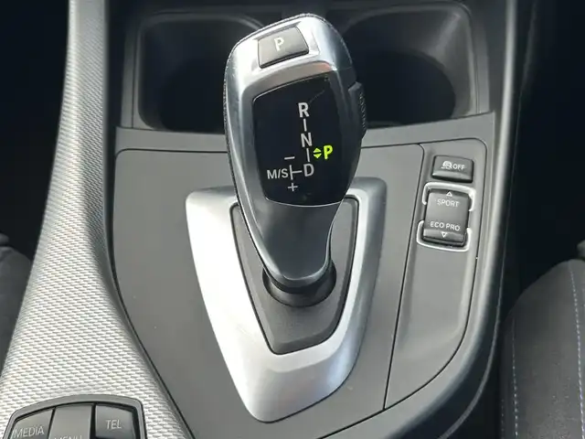 ＢＭＷ １１６ｉ Mスポーツ 埼玉県 2014(平26)年 6万km 黒 純正ナビ（CD、DVD）/MTモード付AT/ETC/純正アルミ/ターボ/スペアキー/クルーズコントロール/フロアマット/LEDヘッド/取扱説明書