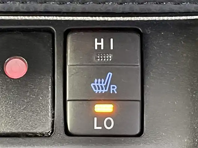 トヨタ オーリスハイブリッド Gパッケージ 群馬県 2016(平28)年 2.9万km ブラックマイカ 純正ナビ　バックカメラ　フルセグＴＶ　ETC　ドラレコ　ハーフレザーシート　シートヒーター　衝突被害軽減ブレーキ　クルーズコントロール　純正アルミホイール　スマートキー　LEDヘッドライト　禁煙車