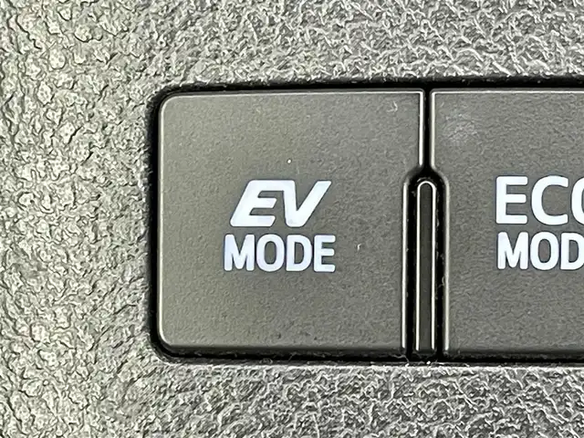 トヨタ オーリスハイブリッド Gパッケージ 群馬県 2016(平28)年 2.9万km ブラックマイカ 純正ナビ　バックカメラ　フルセグＴＶ　ETC　ドラレコ　ハーフレザーシート　シートヒーター　衝突被害軽減ブレーキ　クルーズコントロール　純正アルミホイール　スマートキー　LEDヘッドライト　禁煙車