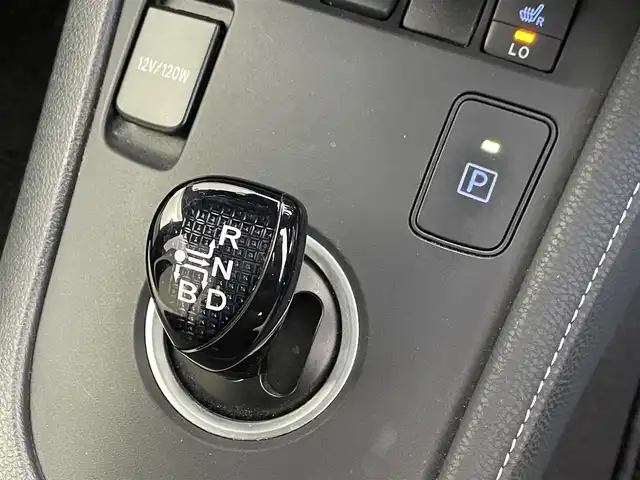 トヨタ オーリスハイブリッド Gパッケージ 群馬県 2016(平28)年 2.9万km ブラックマイカ 純正ナビ　バックカメラ　フルセグＴＶ　ETC　ドラレコ　ハーフレザーシート　シートヒーター　衝突被害軽減ブレーキ　クルーズコントロール　純正アルミホイール　スマートキー　LEDヘッドライト　禁煙車