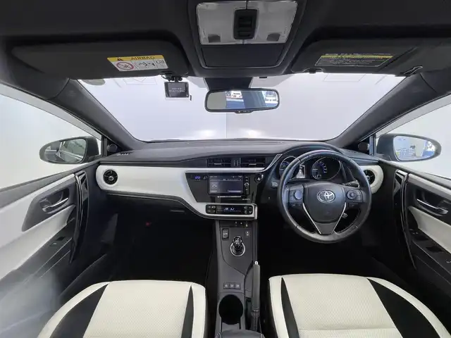 トヨタ オーリスハイブリッド Gパッケージ 群馬県 2016(平28)年 2.9万km ブラックマイカ 純正ナビ　バックカメラ　フルセグＴＶ　ETC　ドラレコ　ハーフレザーシート　シートヒーター　衝突被害軽減ブレーキ　クルーズコントロール　純正アルミホイール　スマートキー　LEDヘッドライト　禁煙車