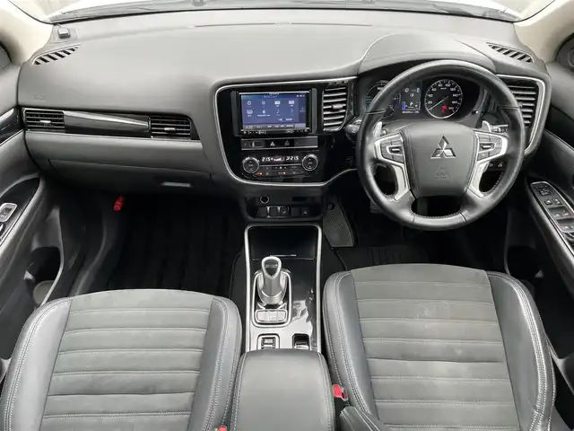 三菱 アウトランダー ＰＨＥＶ G Limited Edition 滋賀県 2019(令1)年 6.4万km シルキーホワイト 禁煙車/社外ナビ/CD.DVD.Bluetooth.フルセグ/衝突軽減ブレーキ/レーダークルーズコントロール/ハーフレザーシート/前席シートヒーター/ステアリングヒーター/パドルシフト/クリアランスソナー/LEDヘッドライト/オートライト/電子パーキング/オートブレーキホールド/ETC/D席パワーシート/車線逸脱警報/スマートキー/スペアキー