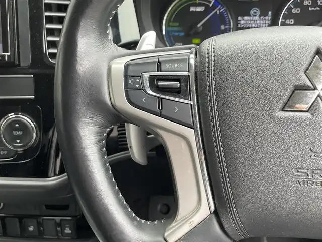 三菱 アウトランダー ＰＨＥＶ G Limited Edition 滋賀県 2019(令1)年 6.4万km シルキーホワイト 禁煙車/社外ナビ/CD.DVD.Bluetooth.フルセグ/衝突軽減ブレーキ/レーダークルーズコントロール/ハーフレザーシート/前席シートヒーター/ステアリングヒーター/パドルシフト/クリアランスソナー/LEDヘッドライト/オートライト/電子パーキング/オートブレーキホールド/ETC/D席パワーシート/車線逸脱警報/スマートキー/スペアキー