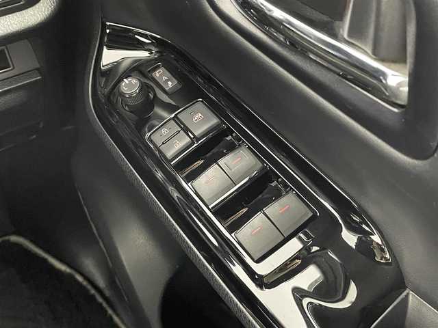トヨタ ヴォクシー ZS 煌Ⅲ 大分県 2020(令2)年 3.5万km イナズマスパーキングブラックガラスフレーク トヨタセーフティセンス/・プリクラッシュセーフティ/・レーンディパーチャーアラート/・オートハイビーム/純正ナビ/（Bluetooth/CD/DVD/フルセグ）/バックカメラ/クリアランスソナー/クルーズコントロール/両側パワースライドドア/ハーフレザーシート/ステアリングリモコン/プッシュスタート/スマートキー/LEDヘッドライト/フォグライト/純正アルミホイール