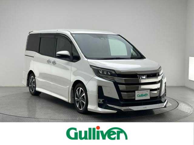 トヨタ ノア Si ダブルバイビー 兵庫県 2018(平30)年 4.9万km ホワイトパールクリスタルシャイン 純正SD　ディーラーオプション（AISZT-W66T）/（CD、DVD、SD、BT、フルセグ）/両側パワースライドドア/アイドリングストップ/クルーズコントロール/コーナーセンサー/ドライブレコーダー/バックカメラ/ビルトインETC/LDA/PCS/ハーフレザー/オートハイビーム/純正マット/バイザー/純正１６AW/TRDスポイラー（F.R）/ダウンサス