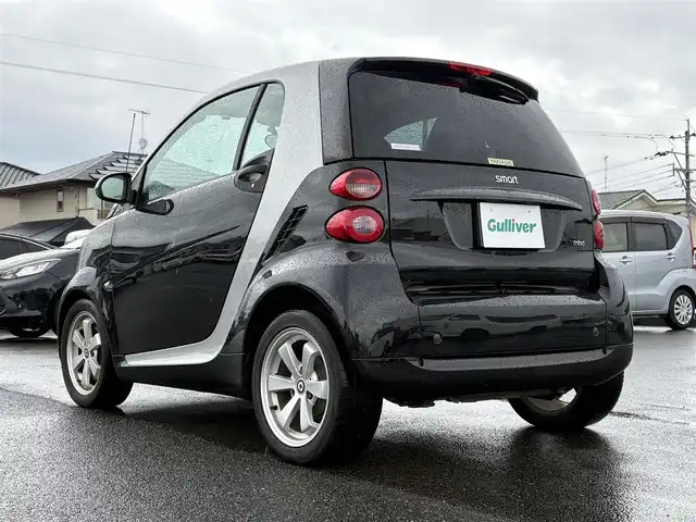 スマート ＭＣＣ スマート フォーツークーペ mhd 大分県 2010(平22)年 5.9万km 黒 ・ナビ(AM/FM/ワンセグ)/・ガラスルーフ/・リモコンキー/・純正フロアマット/・ETC/・ダブルエアバック/・ABS/・純正アルミホイール