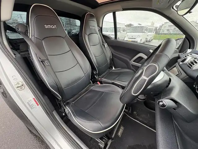スマート ＭＣＣ スマート フォーツークーペ mhd 大分県 2010(平22)年 5.9万km 黒 ・ナビ(AM/FM/ワンセグ)/・ガラスルーフ/・リモコンキー/・純正フロアマット/・ETC/・ダブルエアバック/・ABS/・純正アルミホイール
