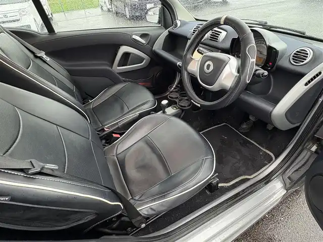 スマート ＭＣＣ スマート フォーツークーペ mhd 大分県 2010(平22)年 5.9万km 黒 ・ナビ(AM/FM/ワンセグ)/・ガラスルーフ/・リモコンキー/・純正フロアマット/・ETC/・ダブルエアバック/・ABS/・純正アルミホイール