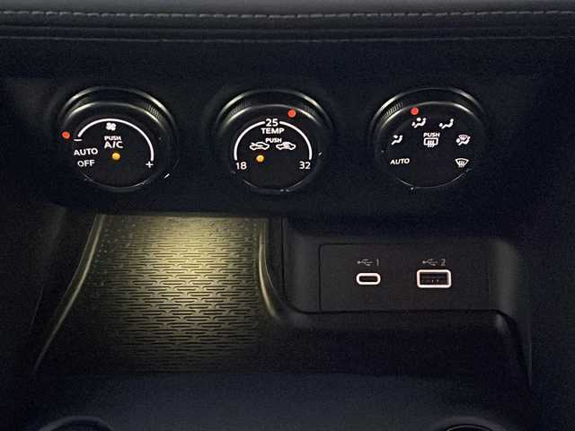 日産 フェアレディ Ｚ バージョンST 静岡県 2024(令6)年 0.9万km パールⅡ /ワンオーナー//純正ナビ/地デジTV//Bluetooth//バックカメラ//純正19インチAW//パドルシフト//レーダークルーズコントロール//3連メーター//LEDヘッドライト//シートヒーター//保証書//取説