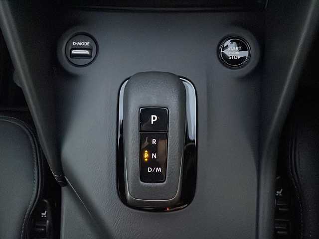 日産 フェアレディ Ｚ バージョンST 静岡県 2024(令6)年 0.9万km パールⅡ /ワンオーナー//純正ナビ/地デジTV//Bluetooth//バックカメラ//純正19インチAW//パドルシフト//レーダークルーズコントロール//3連メーター//LEDヘッドライト//シートヒーター//保証書//取説