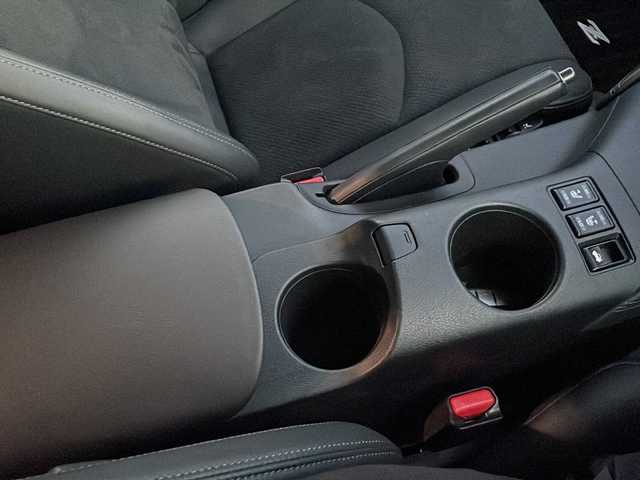 日産 フェアレディ Ｚ バージョンST 静岡県 2024(令6)年 0.9万km パールⅡ /ワンオーナー//純正ナビ/地デジTV//Bluetooth//バックカメラ//純正19インチAW//パドルシフト//レーダークルーズコントロール//3連メーター//LEDヘッドライト//シートヒーター//保証書//取説