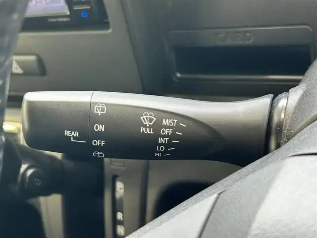 スズキ ワゴンＲ HYBRID FZ 沖縄県 2017(平29)年 5.1万km ピュアホワイトP (株)IDOMが運営する【じしゃロンOO店】の自社ローン専用車両になりますこちらは現金またはオートローンご利用時の価格です。自社ローンご希望の方は別途その旨お申付け下さい/・プッシュスタート　/・ナビ　/・バックカメラ　/・Ｂｌｕｅｔｏｏｔｈ接続　/・ＥＴＣ　/・ヘッドアップディスプレイ　/・純正アルミホイール　/・純正フロアマット　/・横滑り防止装置　/・盗難防止装置　/・衝突被害軽減システム