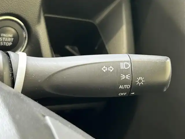 スズキ ワゴンＲ HYBRID FZ 沖縄県 2017(平29)年 5.1万km ピュアホワイトP (株)IDOMが運営する【じしゃロンOO店】の自社ローン専用車両になりますこちらは現金またはオートローンご利用時の価格です。自社ローンご希望の方は別途その旨お申付け下さい/・プッシュスタート　/・ナビ　/・バックカメラ　/・Ｂｌｕｅｔｏｏｔｈ接続　/・ＥＴＣ　/・ヘッドアップディスプレイ　/・純正アルミホイール　/・純正フロアマット　/・横滑り防止装置　/・盗難防止装置　/・衝突被害軽減システム