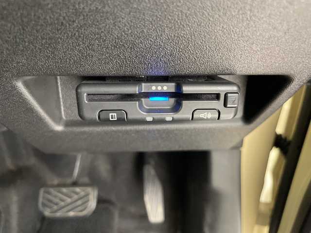 スズキ ジムニー XC 愛知県 2020(令2)年 4.3万km シフォンアイボリーM Panasonicストラーダ7インチナビ/(フルセグTV・Bluetooth・CD・DVD・AM・FM)/ETC/バックカメラ/クルーズコントロール機能/シートヒーター/純正16インチアルミホイール/純正フロアマット/背面タイヤ/センターデフロック/ダウンヒルアシスト/デュアルセンサーブレーキサポート/誤発進抑制機能/車線逸脱警報機能/ふらつき警報機能/先行車発進お知らせ機能/標識認識機能/後席シートベルトリマインダー/オートライトシステム/ライト自動消灯システム/ヒーテッドドアミラー/ヘッドランプウォッシャー/サイドアンダーミラー付ドアミラー