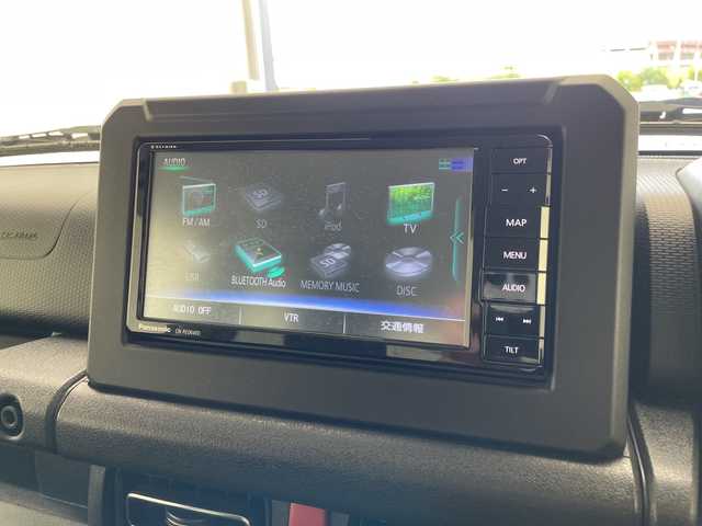 スズキ ジムニー XC 愛知県 2020(令2)年 4.3万km シフォンアイボリーM Panasonicストラーダ7インチナビ/(フルセグTV・Bluetooth・CD・DVD・AM・FM)/ETC/バックカメラ/クルーズコントロール機能/シートヒーター/純正16インチアルミホイール/純正フロアマット/背面タイヤ/センターデフロック/ダウンヒルアシスト/デュアルセンサーブレーキサポート/誤発進抑制機能/車線逸脱警報機能/ふらつき警報機能/先行車発進お知らせ機能/標識認識機能/後席シートベルトリマインダー/オートライトシステム/ライト自動消灯システム/ヒーテッドドアミラー/ヘッドランプウォッシャー/サイドアンダーミラー付ドアミラー