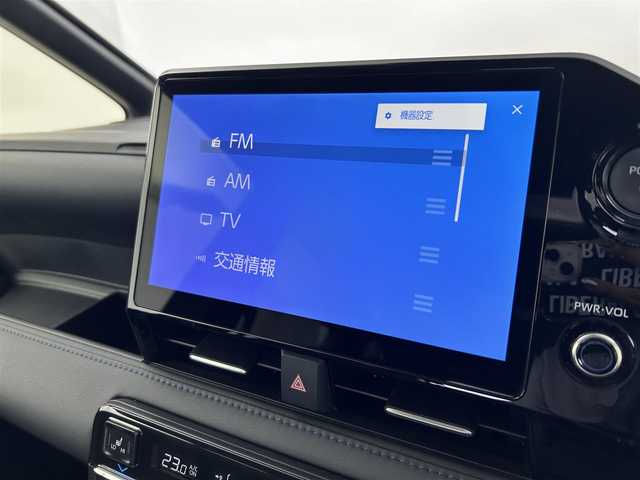 トヨタ ヴォクシー ハイブリッド S－Z 愛知県 2024(令6)年 0.5万km グリッターブラックガラスフレーク ・トヨタセーフティセンス/　　・プリクラッシュセーフティ/　　・レーンディバーチャーアラート/　　・レーントレーシングアシスト/　　・レーダークルーズコントロール/　　・オートマチックハイビーム/　　・ロードサインアシスト/・コネクテッドナビ付10.5インチディスプレイオーディオ/・フルセグ/BT　CD/DVD/・バックカメラ/・ビルトインETC2.0/・13.2インチフリップダウンモニタ/・ステアリングリモコン/・ハーフレザー調シート/・シートヒーター（前席）/・両側パワースライドドア/・後席サンシェード/・純正17インチアルミホイール/・LEDヘッドライト/・フォグランプ/・取扱説明書/・スペアキー有