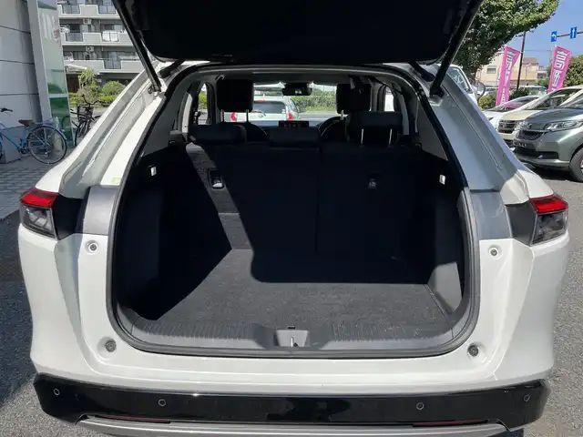 ホンダ ヴェゼル ハイブリッド e:HEV Z 東京都 2021(令3)年 3.3万km プラチナホワイトパール 純正9インチナビ/(フルセグTV/BT）/バックカメラ/ホンダセンシング/・衝突軽減ブレーキ/・誤発進抑制機能/・車線逸脱抑制機能/・追従機能付きアダプティプクルーズコントロール/・先行車発進お知らせ機能/ブラインドスポットモニター/後退時出庫サポート/前席シートヒーター/ステアリングヒーター/電装リアゲート/雨滴検知式フロントワイパー/アクティブコーナリングライト/純正18インチアルミ/置くだけ充電/ETC2.0/保証書/取扱説明書/スペアキー×1