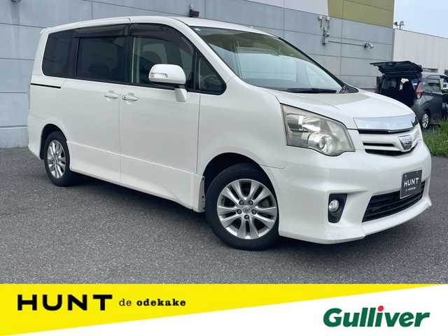 トヨタ ノア Si 千葉県 2012(平24)年 13.3万km ホワイトパールクリスタルシャイン ユーザー買取車両/社外ＨＤＤナビ/・ワンセグ/DVD/CD/バックカメラ/両側パワースライドドア/スマートキー/プッシュスタート/フロアマット/HIDヘッドライト/オートライト