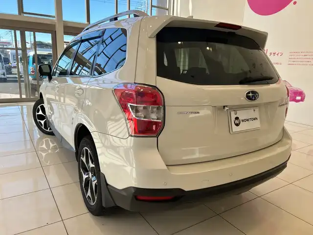 スバル フォレスター S－リミテッド 埼玉県 2015(平27)年 7.7万km クリスタルホワイトP アイサイト　/8インチフローティングナビ/　　CD/DVD/BT/フルセグ/バックカメラ　/レーダークルーズコントロール　/LEDオートライト　/ハーフレザーシート　/シートヒーター　/純正18インチアルミホイール　/パドルシフト　/ETC