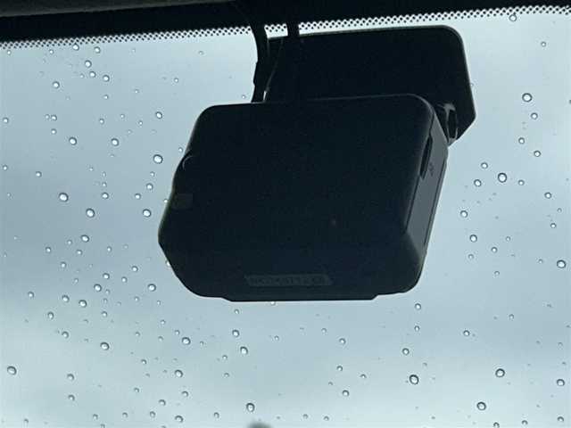 スバル フォレスター S－リミテッド 埼玉県 2015(平27)年 7.7万km クリスタルホワイトP 社外フローティングナビ/　　（AM/FM/CD/DVD/BT/iPod)/フルセグTV/バックカメラ/前後ドライブレコーダー/プッシュスタート/ステアリングリモコン/クルーズコントロール/レーンアシスト/横滑り防止装置/衝突軽減ブレーキ/ハーフレザーシート/シートヒーター/前席パワーシート/純正ラバーフロアマット/コーナーセンサー/ドアバイザー/純正18インチアルミホイール