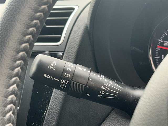 スバル フォレスター S－リミテッド 埼玉県 2015(平27)年 7.7万km クリスタルホワイトP 社外フローティングナビ/　　（AM/FM/CD/DVD/BT/iPod)/フルセグTV/バックカメラ/前後ドライブレコーダー/プッシュスタート/ステアリングリモコン/クルーズコントロール/レーンアシスト/横滑り防止装置/衝突軽減ブレーキ/ハーフレザーシート/シートヒーター/前席パワーシート/純正ラバーフロアマット/コーナーセンサー/ドアバイザー/純正18インチアルミホイール