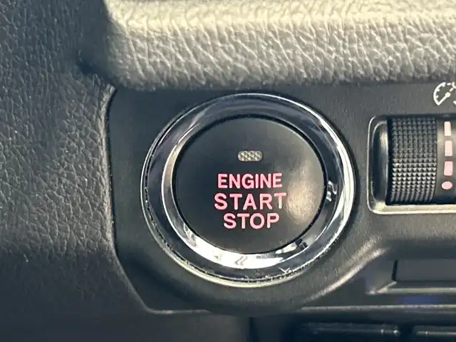 スバル フォレスター S－リミテッド 埼玉県 2015(平27)年 7.7万km クリスタルホワイトP アイサイト　/8インチフローティングナビ/　　CD/DVD/BT/フルセグ/バックカメラ　/レーダークルーズコントロール　/LEDオートライト　/ハーフレザーシート　/シートヒーター　/純正18インチアルミホイール　/パドルシフト　/ETC