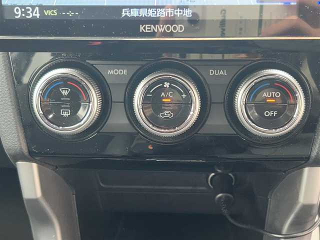 スバル フォレスター S－リミテッド 埼玉県 2015(平27)年 7.7万km クリスタルホワイトP 社外フローティングナビ/　　（AM/FM/CD/DVD/BT/iPod)/フルセグTV/バックカメラ/前後ドライブレコーダー/プッシュスタート/ステアリングリモコン/クルーズコントロール/レーンアシスト/横滑り防止装置/衝突軽減ブレーキ/ハーフレザーシート/シートヒーター/前席パワーシート/純正ラバーフロアマット/コーナーセンサー/ドアバイザー/純正18インチアルミホイール