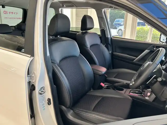 スバル フォレスター S－リミテッド 埼玉県 2015(平27)年 7.7万km クリスタルホワイトP アイサイト　/8インチフローティングナビ/　　CD/DVD/BT/フルセグ/バックカメラ　/レーダークルーズコントロール　/LEDオートライト　/ハーフレザーシート　/シートヒーター　/純正18インチアルミホイール　/パドルシフト　/ETC