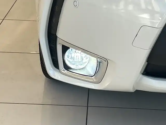 スバル フォレスター S－リミテッド 埼玉県 2015(平27)年 7.7万km クリスタルホワイトP アイサイト　/8インチフローティングナビ/　　CD/DVD/BT/フルセグ/バックカメラ　/レーダークルーズコントロール　/LEDオートライト　/ハーフレザーシート　/シートヒーター　/純正18インチアルミホイール　/パドルシフト　/ETC