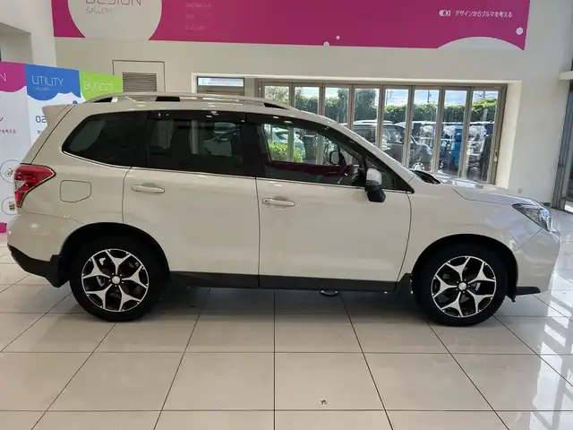 スバル フォレスター S－リミテッド 埼玉県 2015(平27)年 7.7万km クリスタルホワイトP アイサイト　/8インチフローティングナビ/　　CD/DVD/BT/フルセグ/バックカメラ　/レーダークルーズコントロール　/LEDオートライト　/ハーフレザーシート　/シートヒーター　/純正18インチアルミホイール　/パドルシフト　/ETC